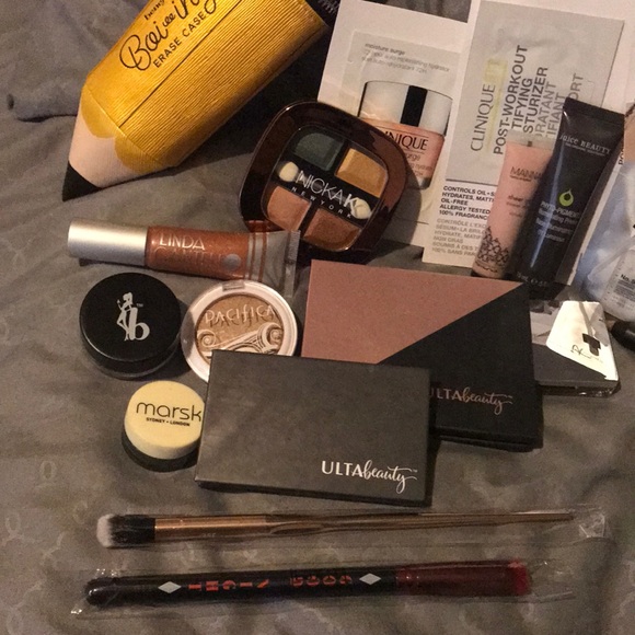 Makeup Bundle - Picture 4 of 6
